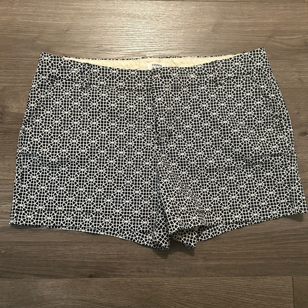 Crown & Ivy Shorts